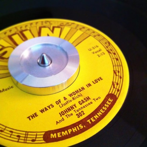 vinylhunt:  “The Ways of a Woman in Love” b/w “You’re the Nearest Thing to Heaven” #JohnnyCash and the Tennessee Two (Sun 302, 1958) #vinyl #record #single #45 #45rpm #nowplaying #nowspinning #onmyturntable #vinyligclub 