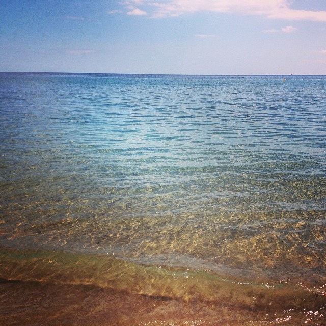 vickylouiseox:  Take me back;c I miss the sun, heat, pool, my mum, my sister, my