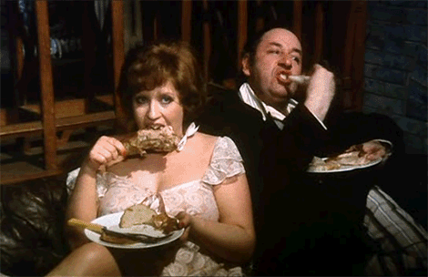 haidaspicciare: Andréa Ferréol e Philippe Noiret. “La grande abbuffata” (Marco Ferreri, 1973).