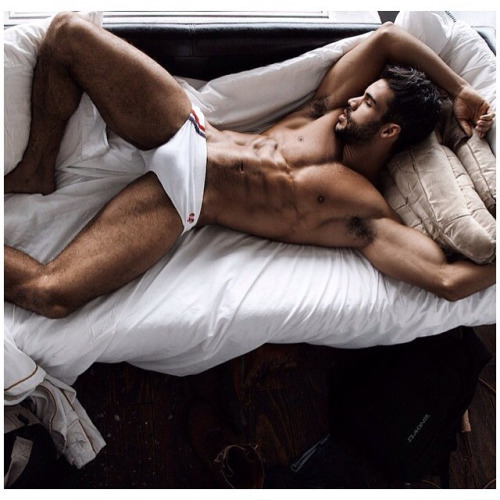 bambam62:  Willie Gomez by Rick Day