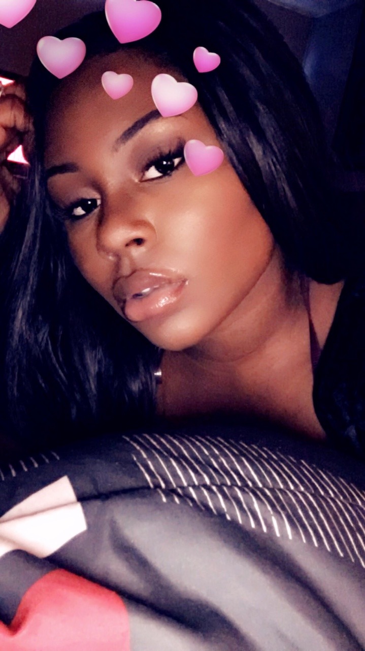 papertowelsandvalium:  dupreshalavonne:  unbothered💕🤙🏾  Man, listen… 😍