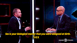 agentmuldong:  dormtainment:  smindersonfan:  sandandglass:  Ian Harvie, The Nightly Show, April 27, 2015.  *nods*  So glad I can finally learn all the differences. Shoutout to Larry Wilmore and comedycentral for allowing these lessons on the tellytube.