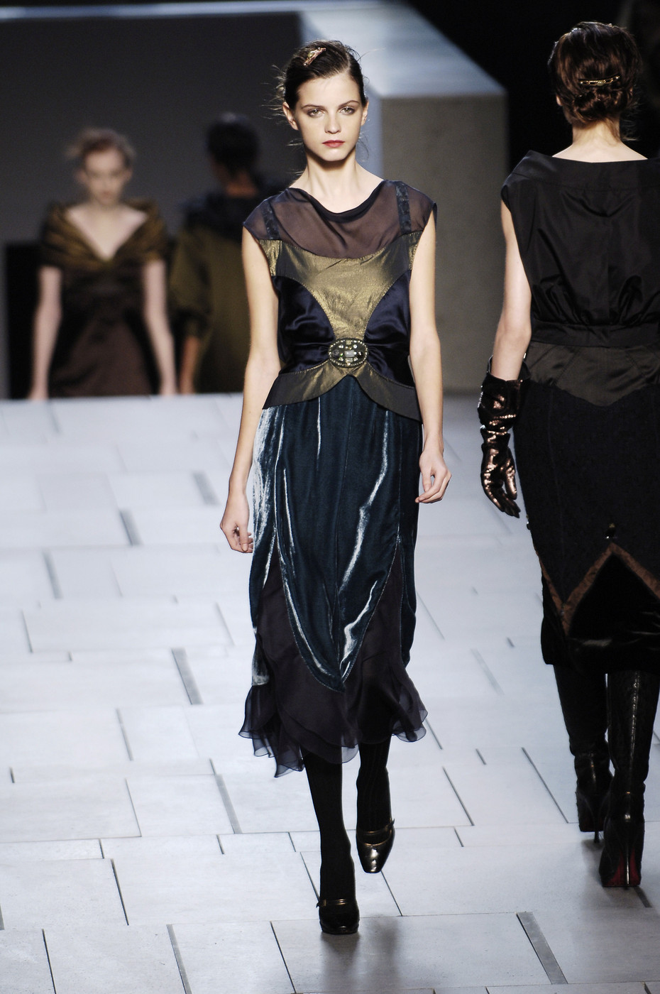 gaptoothbitch:  LOUIS VUITTON FW 2005