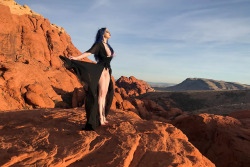 chelseachristian:    Behind the scenes of my shoot with @dangerninja​ out at Red Rock.Check out all of the bts pics from this shoot at http://www.patreon.com/chelseachristian  Dress: Untitled ThoughtsCorset: Exquisite Restraint