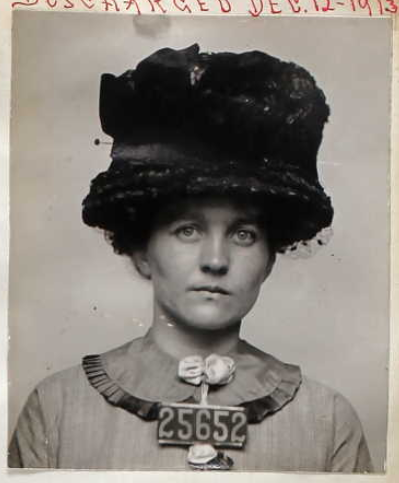 yeoldenews:Female inmates of San Quentin State Prison and their very fine hats. 2/?.