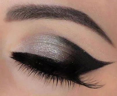 Winged eyeliner step by step