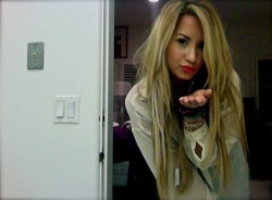 lovatoweb:  New leaked pictures of Demi Lovato