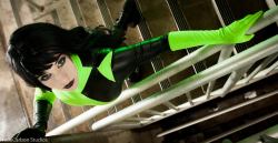 lisa-lou-who:  Happy New Year everyone!! I just got a new photo of my handmade Shego cosplay =3 It’s made out of this neon green stretchy athletic lyrca and rubber coated spandex. Kim Possible is a show I grew up watching everyday with my little sister—