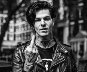 jesse-windyxo:  you’re too mean, I don’t like you, fuck you anyway.