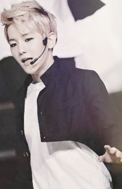 xiaohun-deactivated20140731:  Singing, is already in his verb.      