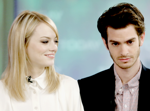 stonefieldofdreams:  9 photos of Emma Stone looking completely in love with Andrew