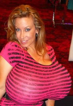 bimboloveaffair:  Chelsea Charms