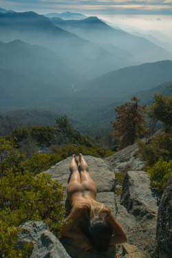 openbooks:Sunning her buns along the High Sierra Trail.Tasha in Sequoia National Park, CA. December 2016