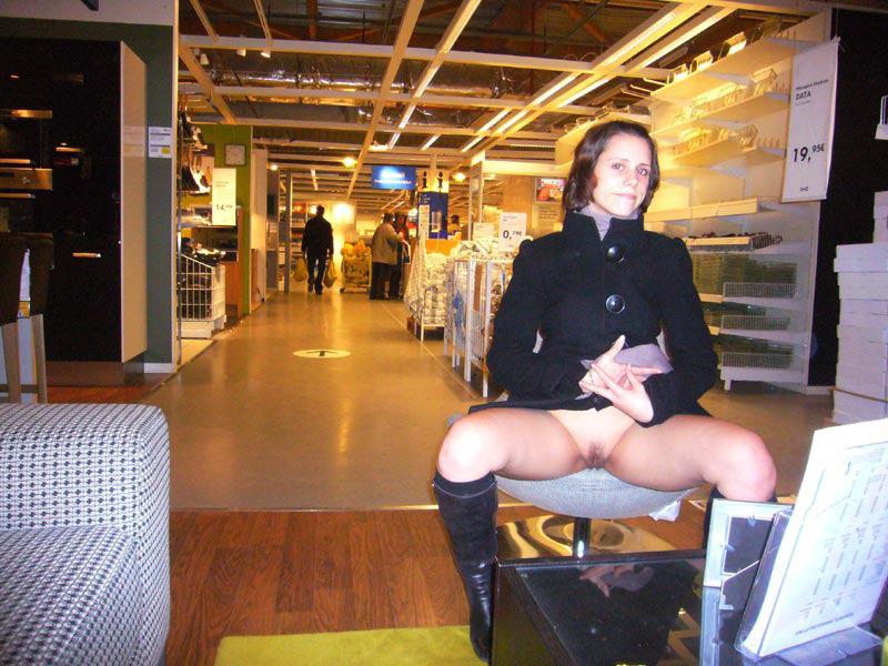 (gpn) -Very- Public Nudity