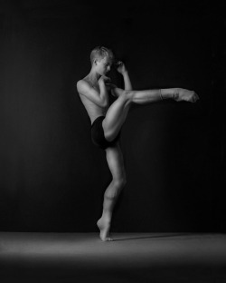 Pas-De-Duhhh:scott Mckenzie Dancer At Vienna State Opera Ballet Photographed By Gerardo