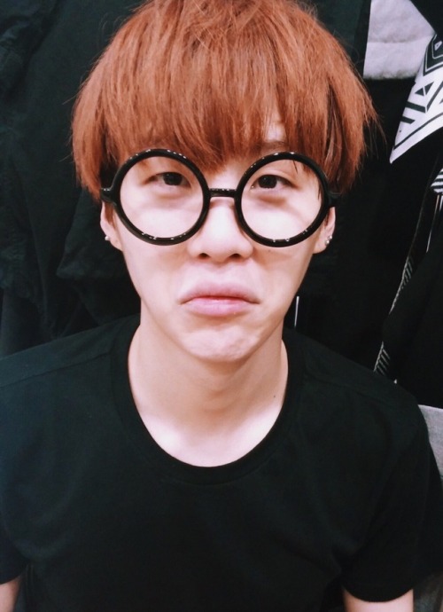 yoongi w/ glasses appreciation post