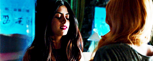 bisexualjonsnow:#please Isabelle stop being so whipped, this is your first freaking time with her. B
