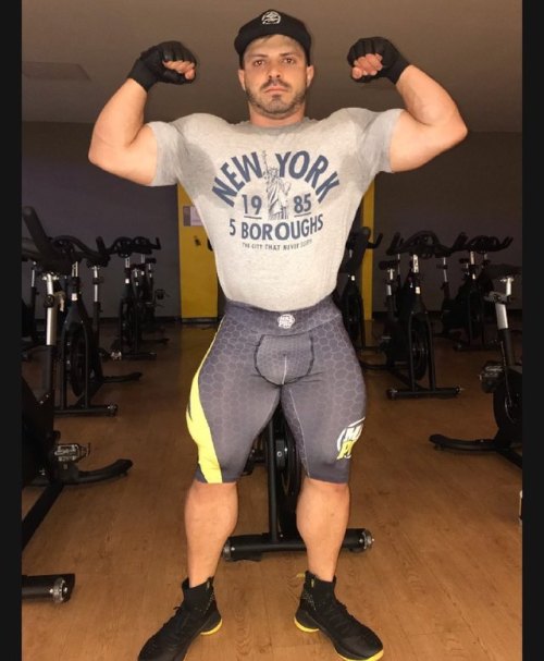 needsize: Mauricio Valencia
