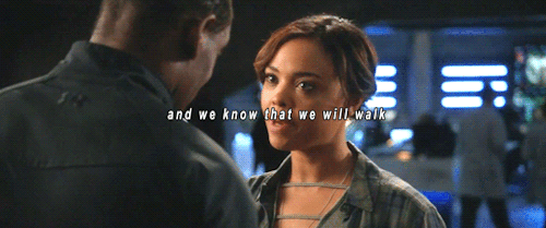 smolsawyer:  “The thing that makes women strong, is that we have the guts to be vulnerable. We