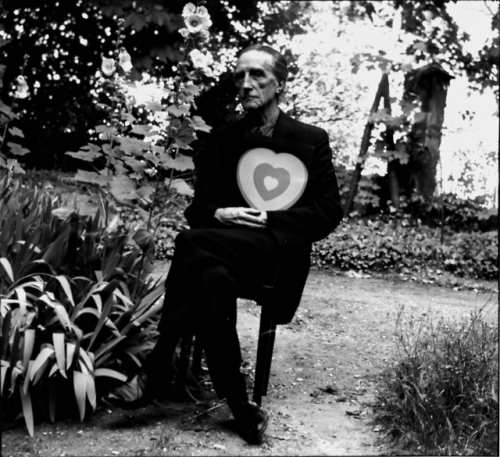 semioticapocalypse: Michel Sima. Marcel Duchamp et son cœur volant, ca. 1960.  [::SemAp Twitter || SemAp::] 
