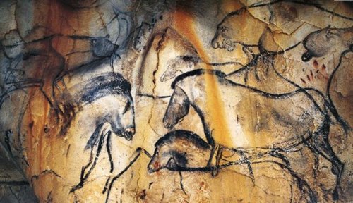 centuriespast:Horses, cave bear and lions at Chauvet Cave, created around 32,000 years ago.