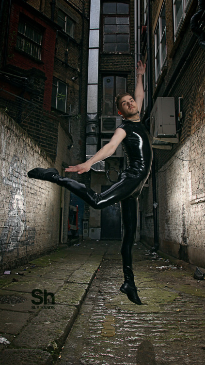 slyhands:  Love the chance to do something entirely new which and when @trendyboi5 said he wanted some rubber ballet shots I knew we’d get something awesome!Fetish can be as beautiful as it is sexy!Shot by Sly HandsLondon, UK