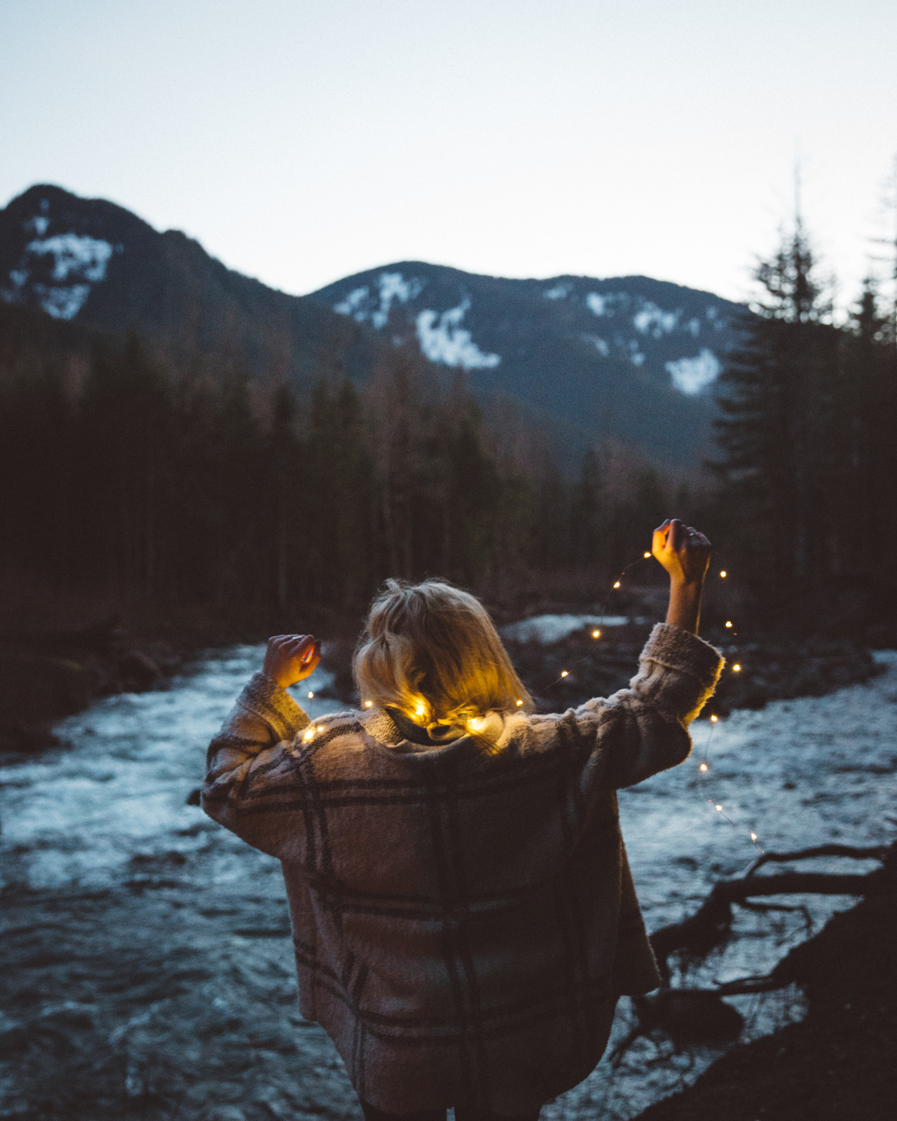 samelkinsphoto:  Last minute bonfire along the river