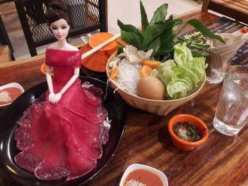 asterkurayami:Uhm…My mom sent me pictures she came across of a Shabu Shabu restaurant using d