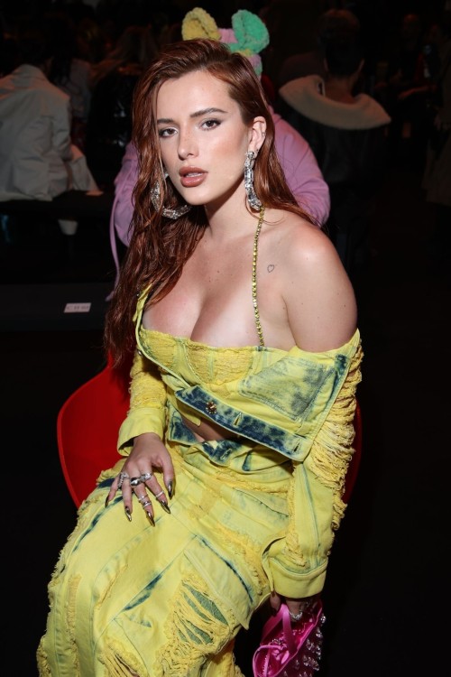 picsforkatherine:Bella Thorne at The GCDS Fashion show during Milan Fashion Week  