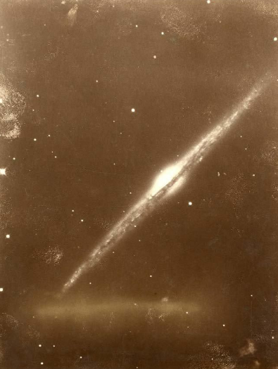 dame-de-pique:
“  George Willis Ritchey - Spiral Galaxy NGC 4565 in Coma Berenices, 1910
”