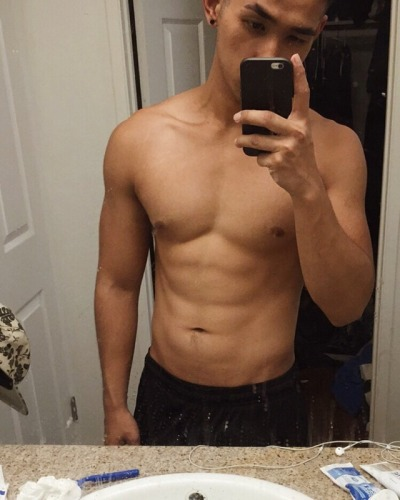 boisftw:  18yo Asian American top from California, supposedly.