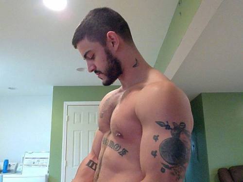 spartan2014:  Amateur Hot Men http://spartan2014.tumblr.com/
