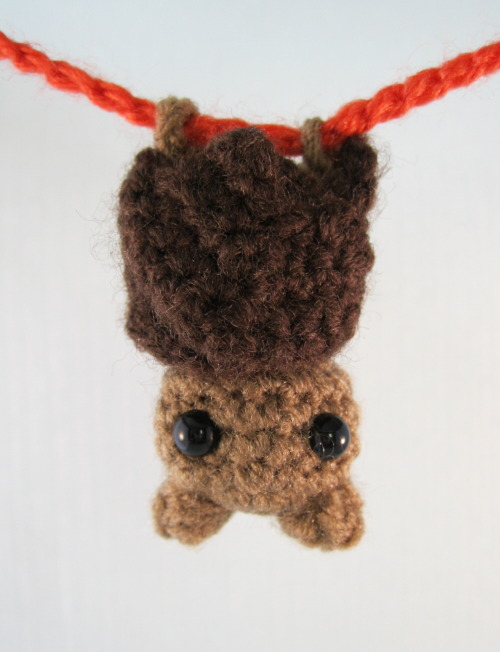 lucyravenscar:Are you in need of a cute little bat for Halloween? Then crochet one (or more!) with m