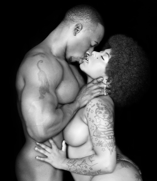 surlysweetness:  akeemofzamunda:  anaddictiontosex:  Ebony Passion.  look at how much love the left titty is getting… i told yall the left one was the best one  here for that caption, dear gawd 