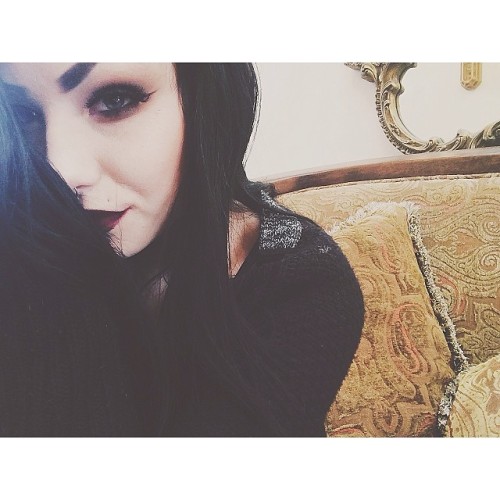 kristakeehus:  So I saw a psychic today and it was intense