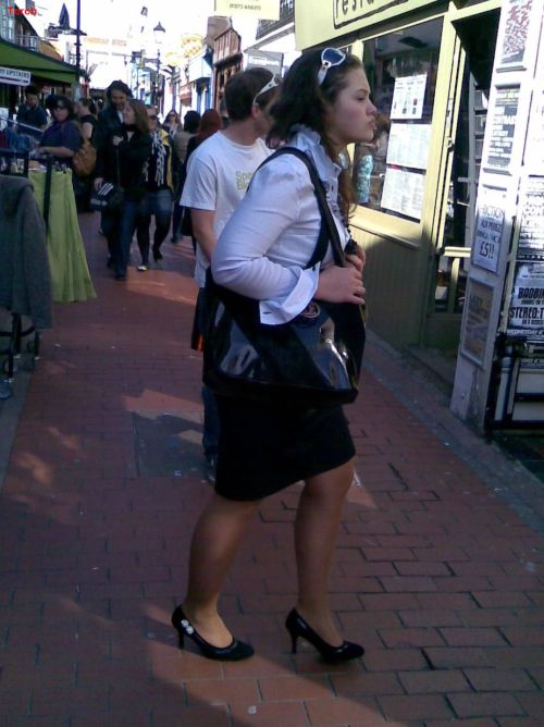 candid-kingdom: Ropey quality on my phone but love her outfit