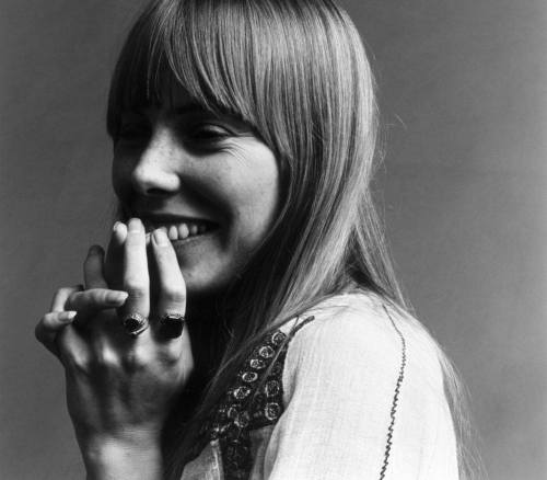  Joni Mitchell