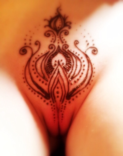 mrugen84:Indian girls with Mehndi…Follow me at mrugen84.tumblr.com For loads of sexy things from aro