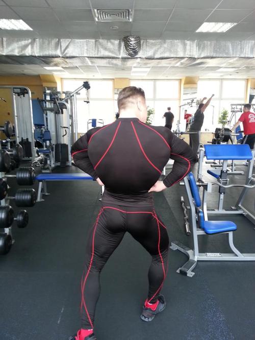 monsieurunivers:  And suddenly, I love lycra….  Handsome man, great build, and that spandex didn’t know what was coming.
