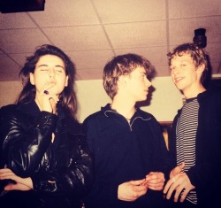 damonalbarnisperfect:  Damon Albarn with Justine Frischmann and Andy Bell from Ride - 1991Photo: Polly B.