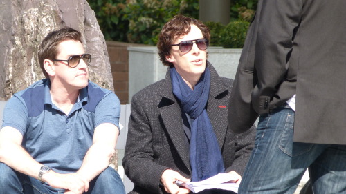 completelycumberbatched:My pics from Sherlock filming 6/5/13 - all inside a (non-gay) bar so impossi