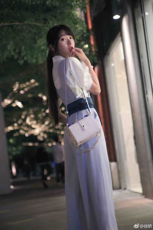 cfensi:Who says hanfu can’t go with pants?