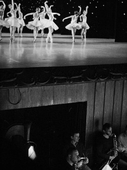 preciousandfregilethings:  raquelmartinspereira: Mikhailovsky Theatre St. Petersburg Photo: Polina Tvyordaya  