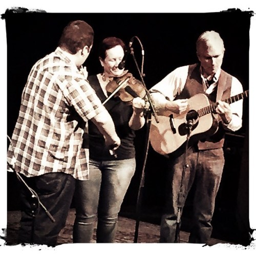 <p>A little bit of #twinfiddles with my super fave @fiddlerjustinbranum the ol’ Red Wing during judges’ entertainment. Bonus #paulkramer on guitar. #gmfc  (at Country Music Hall of Fame and Museum)</p>