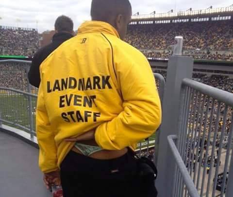 hoodfreak:  😂😂😂 reblog when u see it!  Wtf???!!!