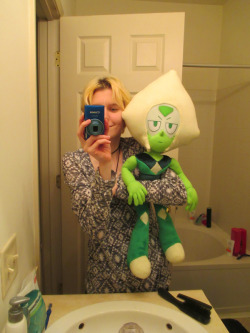eyzmaster: shining-latios:  A whoooooole bunch of pics of the absolutely ASTOUNDING Peridot plush made by @pervybroanikii!She was absolutely worth the money and DEFINITELY worth the wait because she’s SO much bigger than I was expecting and I’m so