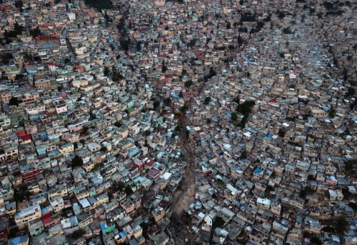 burningstandard: Port-au-Prince, HaitiAn aerial photograph of the Jalousie neighbourhood in the P&ea