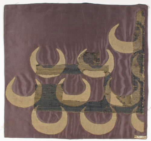 met-medieval-art:Textile with Crescents, Metropolitan Museum of Art: Medieval ArtRogers Fund, 1909Me