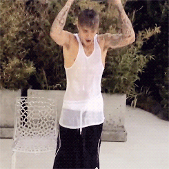 adorauhl:  @justinbieber: I accept, now I nominate @Theellenshow my main man President