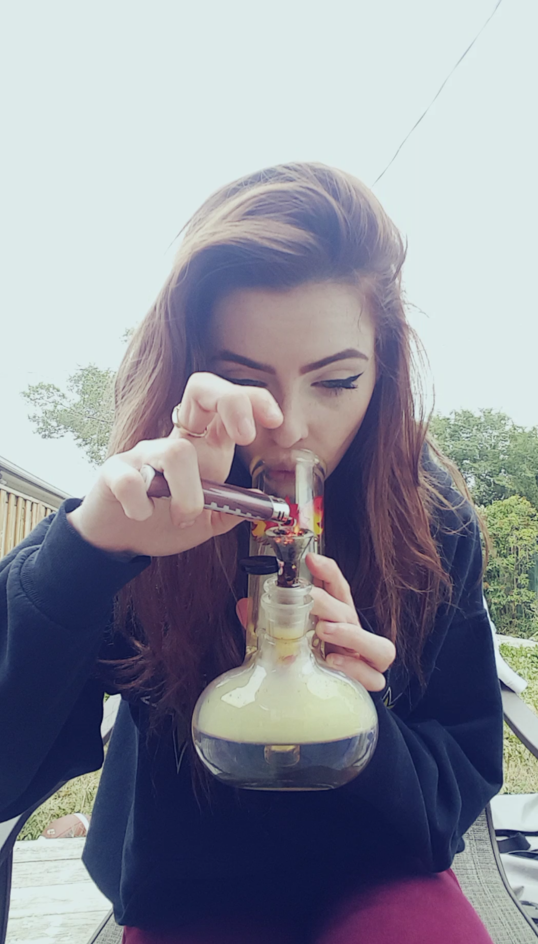 rayrayofsunshinee:Baby bong 😍